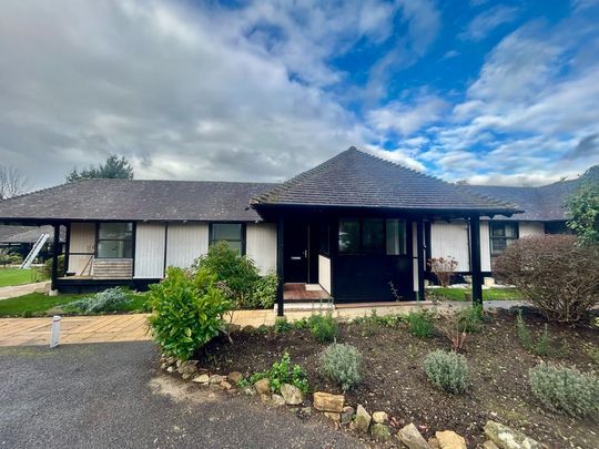 2 bedroom bungalow to rent - Photo 1