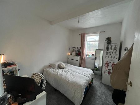 Room For Rent Cardiff Road, Pontypridd - Photo 2