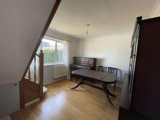 Farmoor, Oxforshire, OX2 - Photo 1