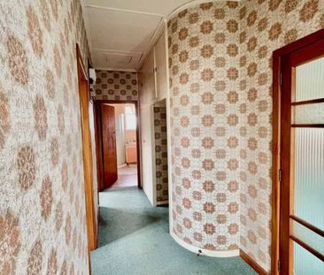 Retro Original Condition - 3 Bedroom - Photo 5