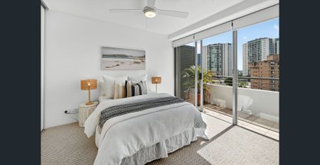 Luxury Coastal Living with Ocean, Broadwater & Skyline Views - Photo 2