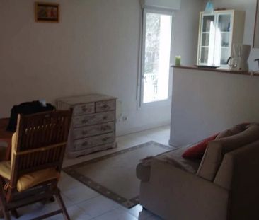 Location Appartement 1 pièce 28m² AIX EN PROVENCE 90ème - Photo 1