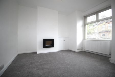 4 Bedroom House - Terraced To Let - Photo 4