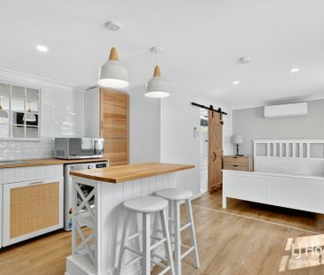 Stylish Studio - FURNISHED OR UNFURNISHED - Power & Water Included - Photo 4