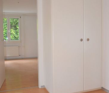"grosszügige, moderne 3.5-Zimmer-Wohnung mit grossem Balkon" - Photo 4