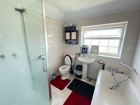 3 bedroom semi-detached house to rent - Photo 5