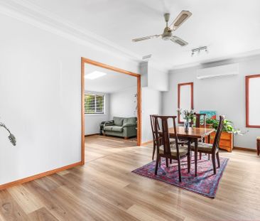 CHARMING 2-BEDROOM HOME WITH SUNROOM, LARGE GARDEN & REAR DECK - Photo 3