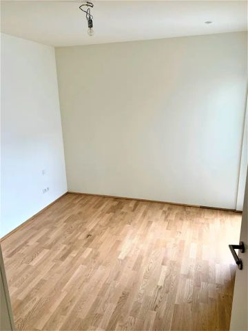 Charmante 3-Zimmer-Wohnung mit großzügiger Loggia in ruhiger Lage | NAHE U3 - Photo 3