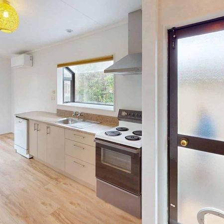 Paraparaumu Beach - 3 bedrooms - Photo 3