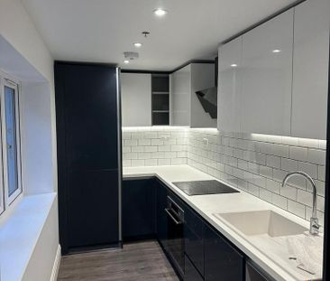 4 bedroom terraced house to rent - Photo 6