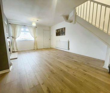 2 bedroom end of terrace house to rent - Photo 3