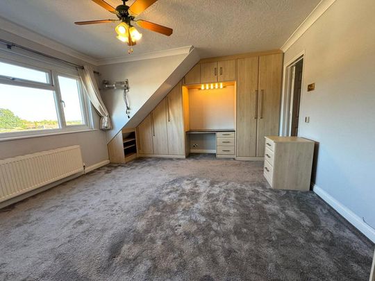 4 bedroom detached house to rent - Photo 1