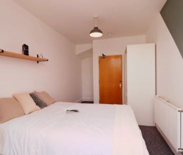 10 Bedroom House - Photo 5