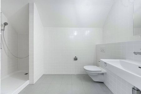 Affordable penthouse apartment with modern comfort - Photo 2