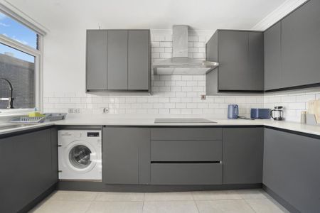 4 bedroom apartment to rent - Photo 2