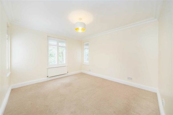 Cambridge Road, TW11, London - Photo 1