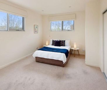 80-82 Fairbairn Drive, Kensington VIC 3031 - Photo 6