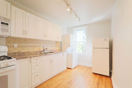 For Lease - 1481 Queen Street Unit# Upper, Toronto, Ontario - Photo 5