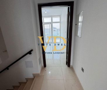 VACANT | 3 BEDROOMS | BACK TO BACK - Photo 1