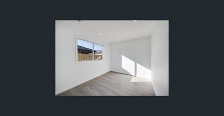 30 Foreshore Drive, Donnybrook, Vic 3064 - Photo 4