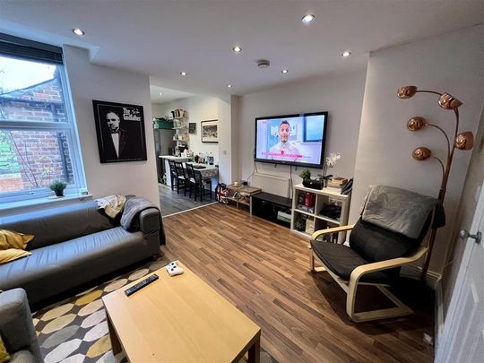 6 bedroom maisonette to rent - Photo 1