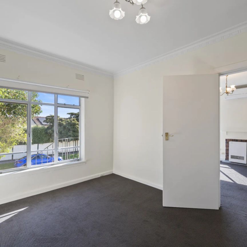 Spacious One-Bedroom in Leafy West Preston - Photo 1