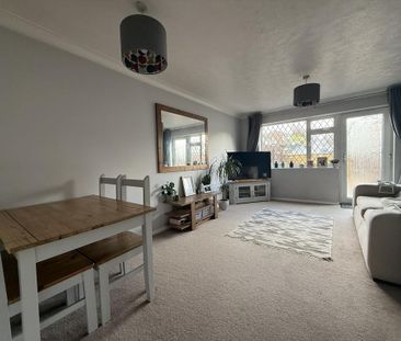 2 bedroom terraced house to rent - Photo 2