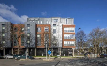 Silver 2 Bed Apartment - Photo 4