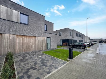 Uiterst energiezuinige halfopen bebouwing met 3 slaapkamers, garage en 2 autostandplaatsen - Photo 3