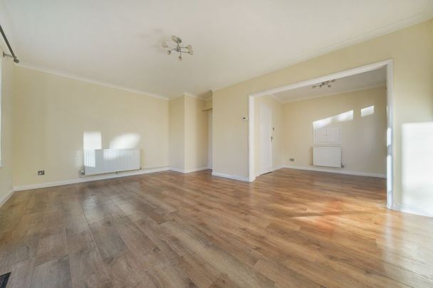 Heather Way, Hindhead - 2 bedrooms Property for lettings - Seymours - Photo 1