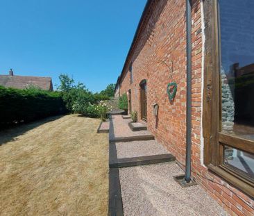 4 bedroom barn conversion to rent - Photo 2