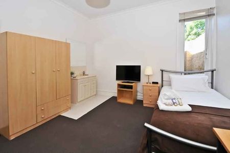 Room 9 (Non Ensuite) - Photo 4