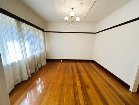 Great Locale! - Photo 2