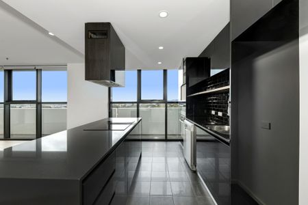 Stunning Executive Style Apartment - Photo 3
