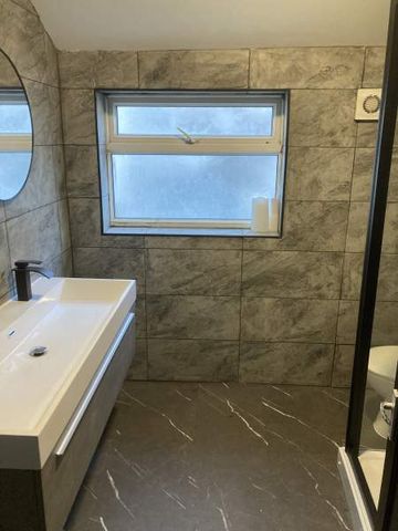 Refurbished 5 Bedroom Home – Norfolk Street - Photo 4