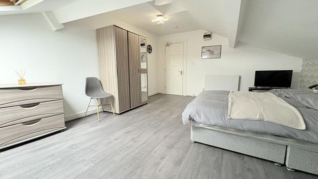 1 bedroom in a house share to rent - Photo 1