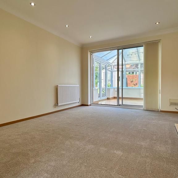 3 bedroom detached house to rent - Photo 1