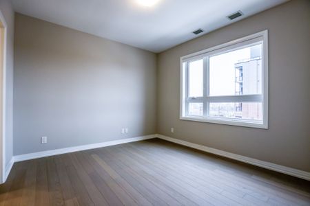 For Lease - 3285 CARDING MILL Trail Unit# 203, Oakville, Ontario - Photo 4