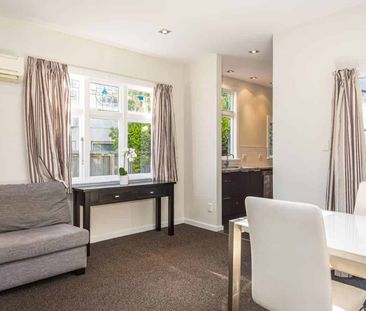 Fantastic Family Home Close to the CBD - Photo 2