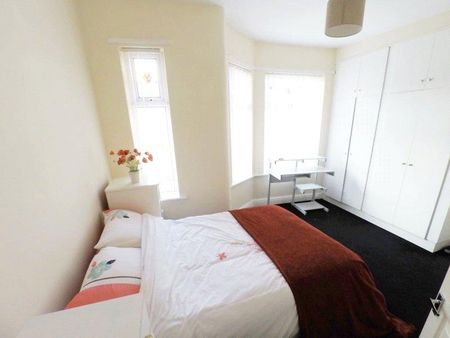 3 bedroom terraced house to rent - Photo 5