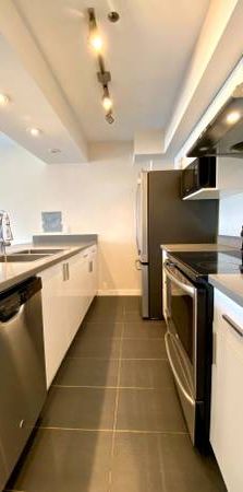 1 BEDROOM RENOVATED UNIT IN KITS!! - Photo 1