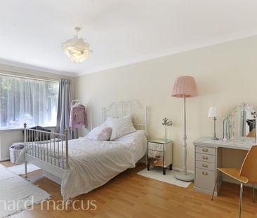 Lovelace Gardens, Surbiton - Photo 2