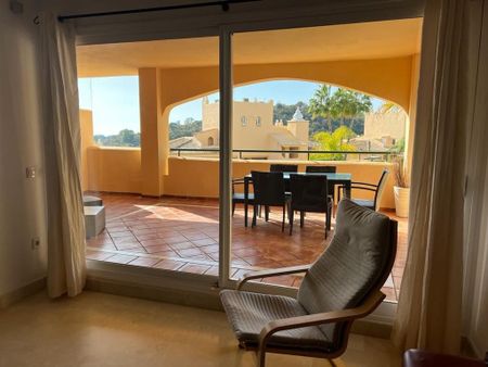 3 bedroom luxury Apartment for rent in Marbella Del Este, Andalusia - Photo 3