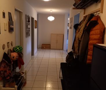 Geräumige 5.5 Zimmerwohnung in Wünnewil - Photo 2