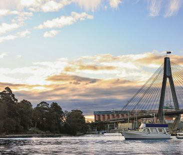 Harbourside terrace with a leafy garden oasis - Photo 4