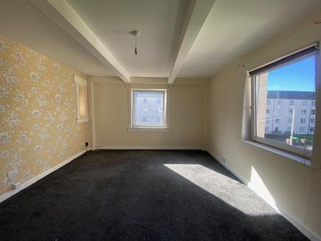 3 bedroom flat to rent - Photo 4