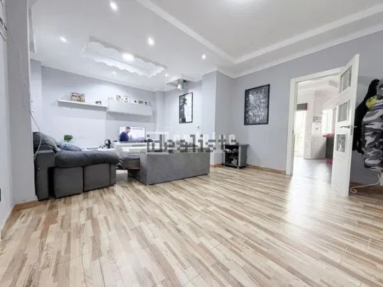 Alquiler de chalet adosado en Calle Calvario - Photo 1