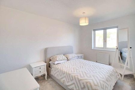 Redwing Gardens, Finberry, TN25 - Photo 5