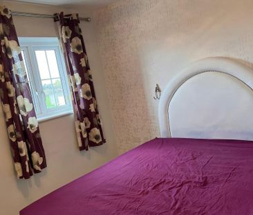 2 bed Terraced in Long Furlong Drive , Slough, SL2 2DN - Photo 4