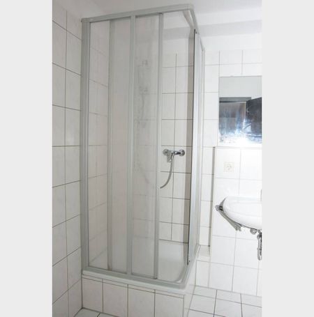 - Große Galeriewohnung mit Parkett - Bad mit Wanne und Dusche - Photo 3